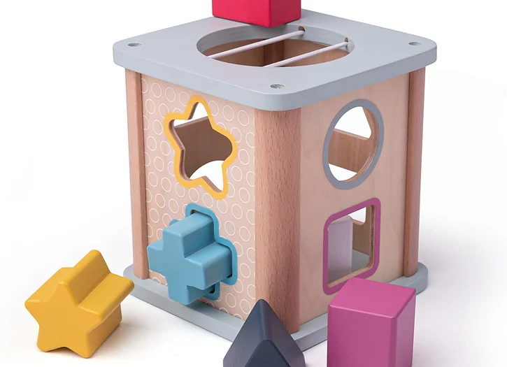 ΚΟΥΤΙ ΜΕ ΣΧΗΜΑΤΑ